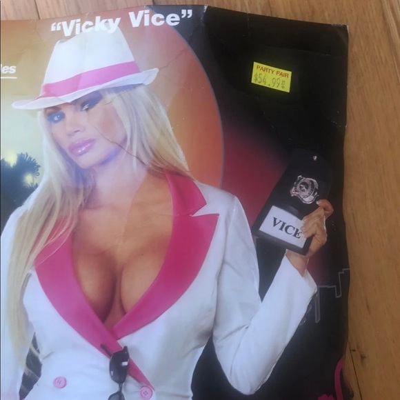 Halloween costume - Picture 3 of 10